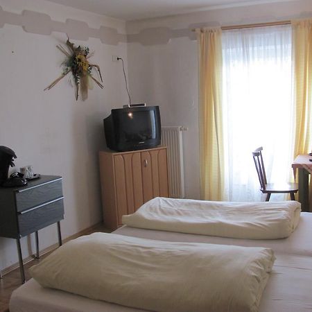 Hotel Negele Hohenfurch Bagian luar foto